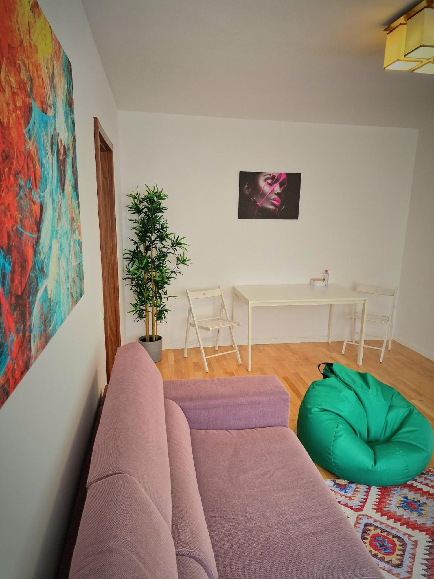 Old Town Central Oasis - Secured Parking Nearby - Self Check In - Metro Station At 1Min Бухарест Экстерьер фото